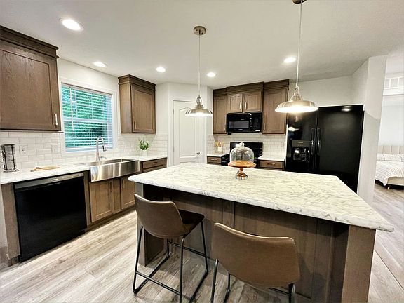 5th image of 4951 W Augusta Blvd #Dkpy5u