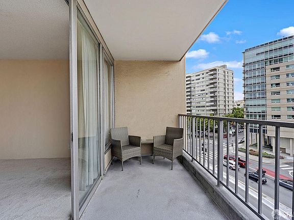3rd image of 1200 Gough St Unit 4B