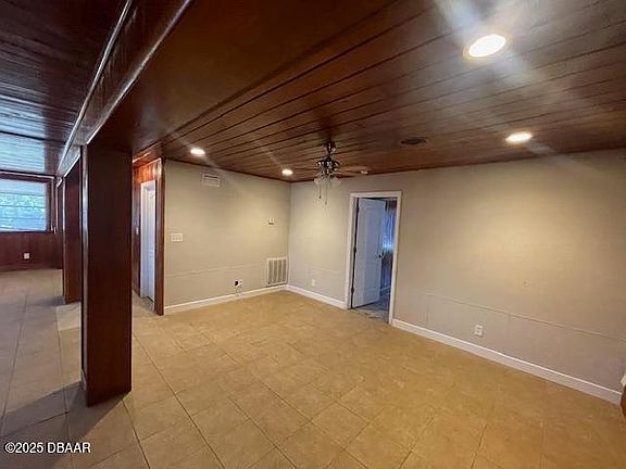 5th image of 1002 10th St #A