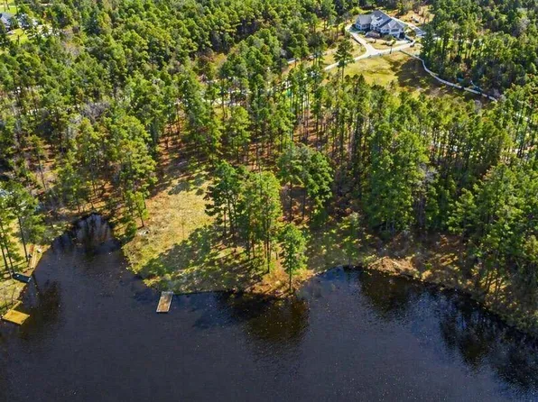 305 Lakewood Dr, Aberdeen, NC 28315