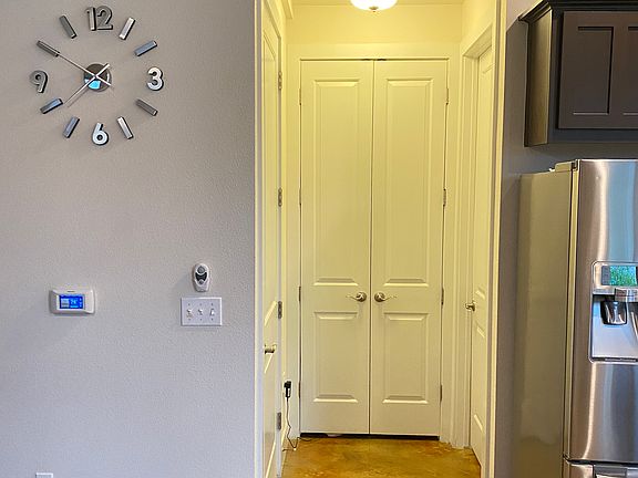 5th image of 4040 Berkman Dr