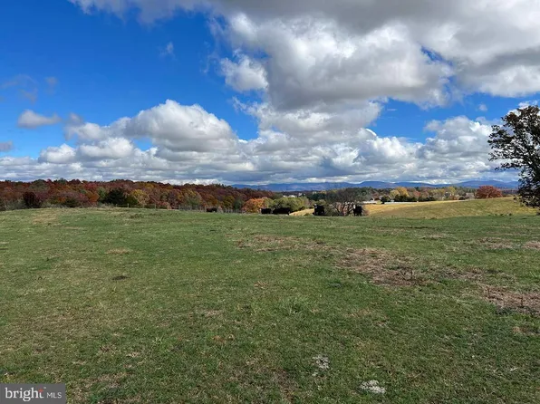 424 Balsley Rd, Staunton, VA 24401