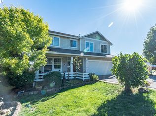 34870 Edna Barr Ln, Saint Helens, OR 97051