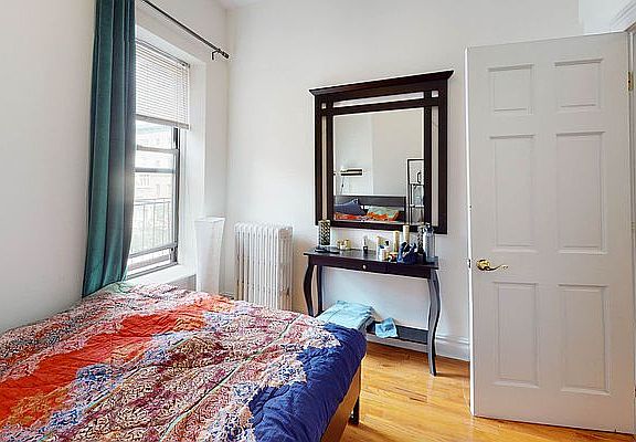 4th image of 1443 York Ave APT 5