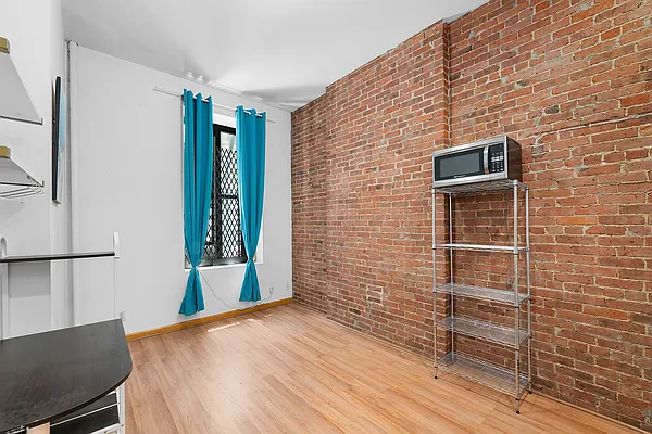 Rented by REAL New York | media 6