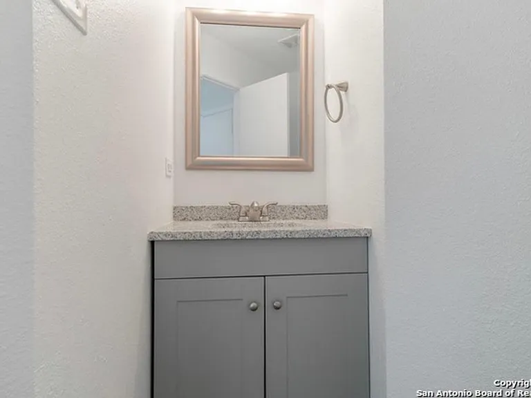 9718 Astin Pl — Photo 4