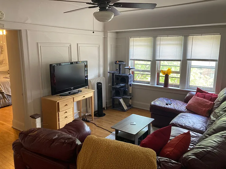 Newport Manor — Photo 70