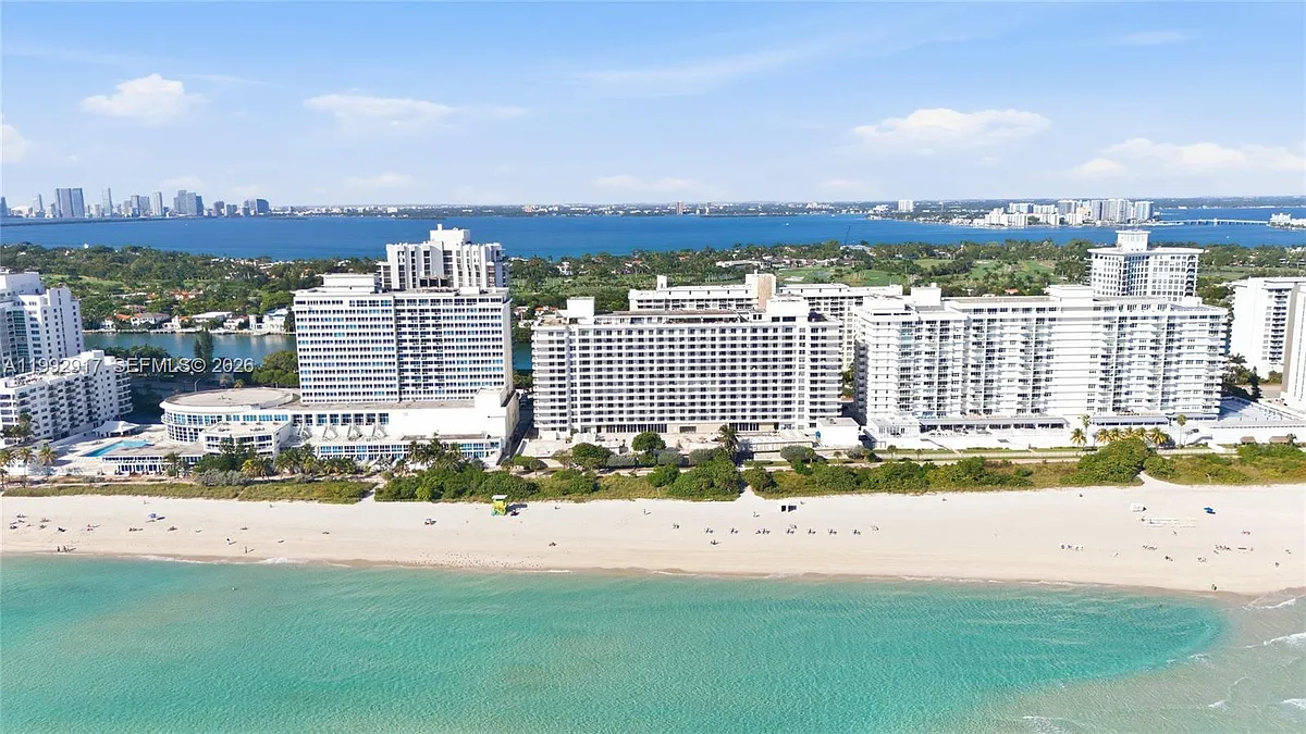 Building Photo - 5555 Collins Ave #12N