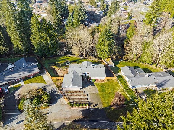 5th image of 7904 56th Drive NE