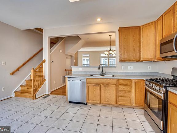 3rd image of 5841 Pearson Ln