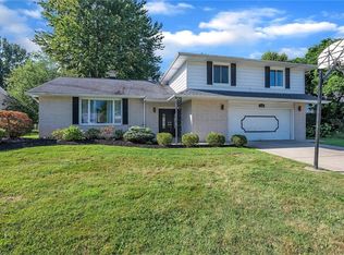 5546 Harleston Dr, Lyndhurst, OH
