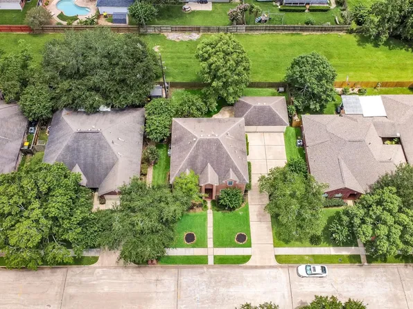2609 John St, Pearland, TX 77581