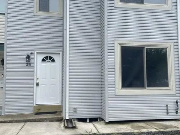 28 Candlewick Ct, New Castle, DE 19720