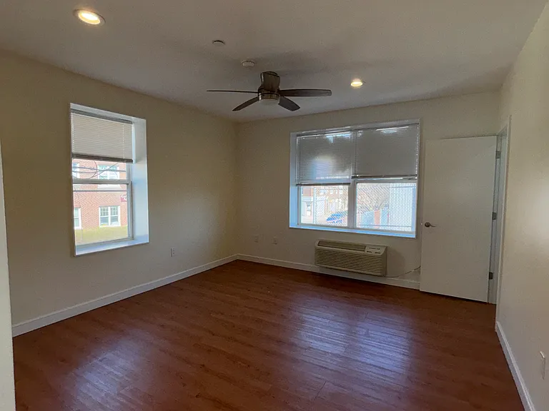 249 S 49th St #209 — Photo 9