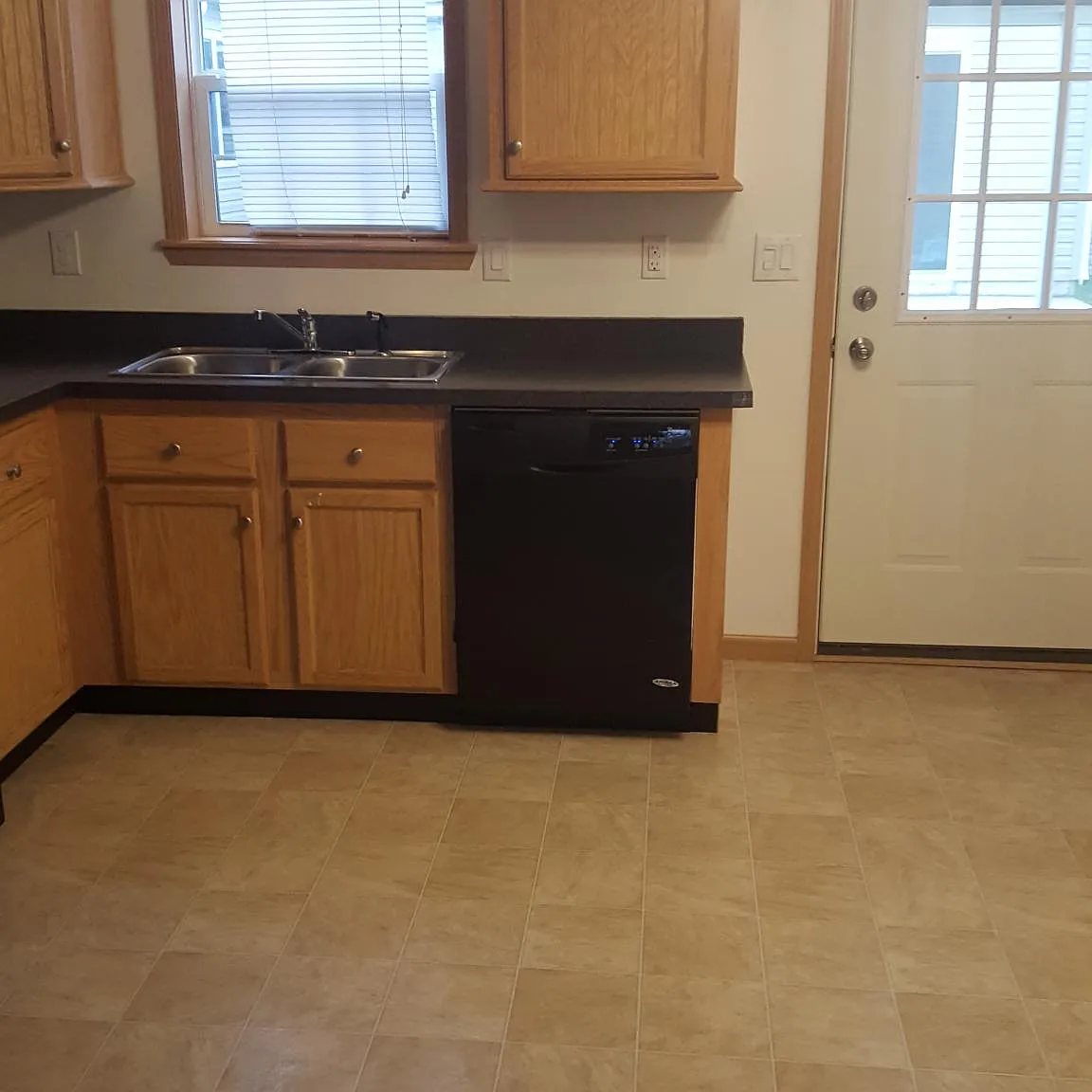 2 bed, 982 sqft, $1,000 — Photo 3