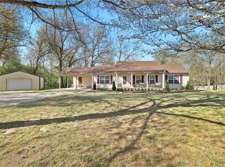 16171 Pin Oak Rd, Fayetteville, AR 72704