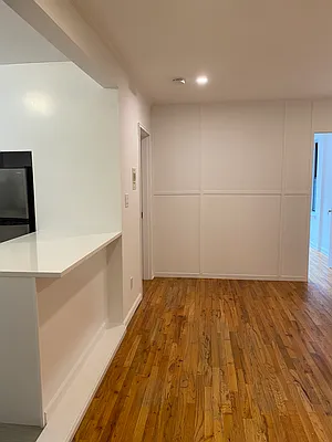 Rented by Current Real Estate Advisors | media 7