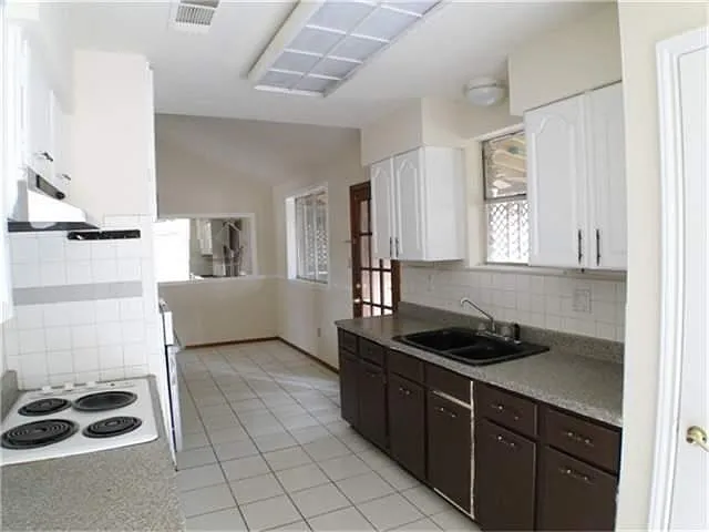 10719 Carvel Ln — Photo 6