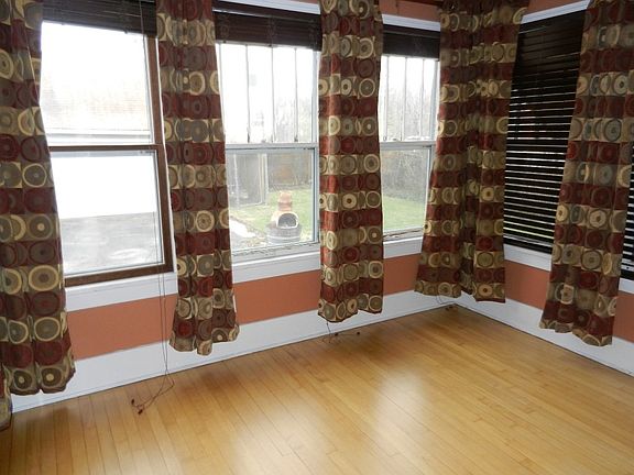 5th image of 521 Lincoln Ave