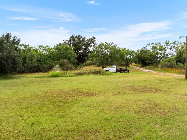 126 Blue Bird Ln, Bluffton, TX 78657