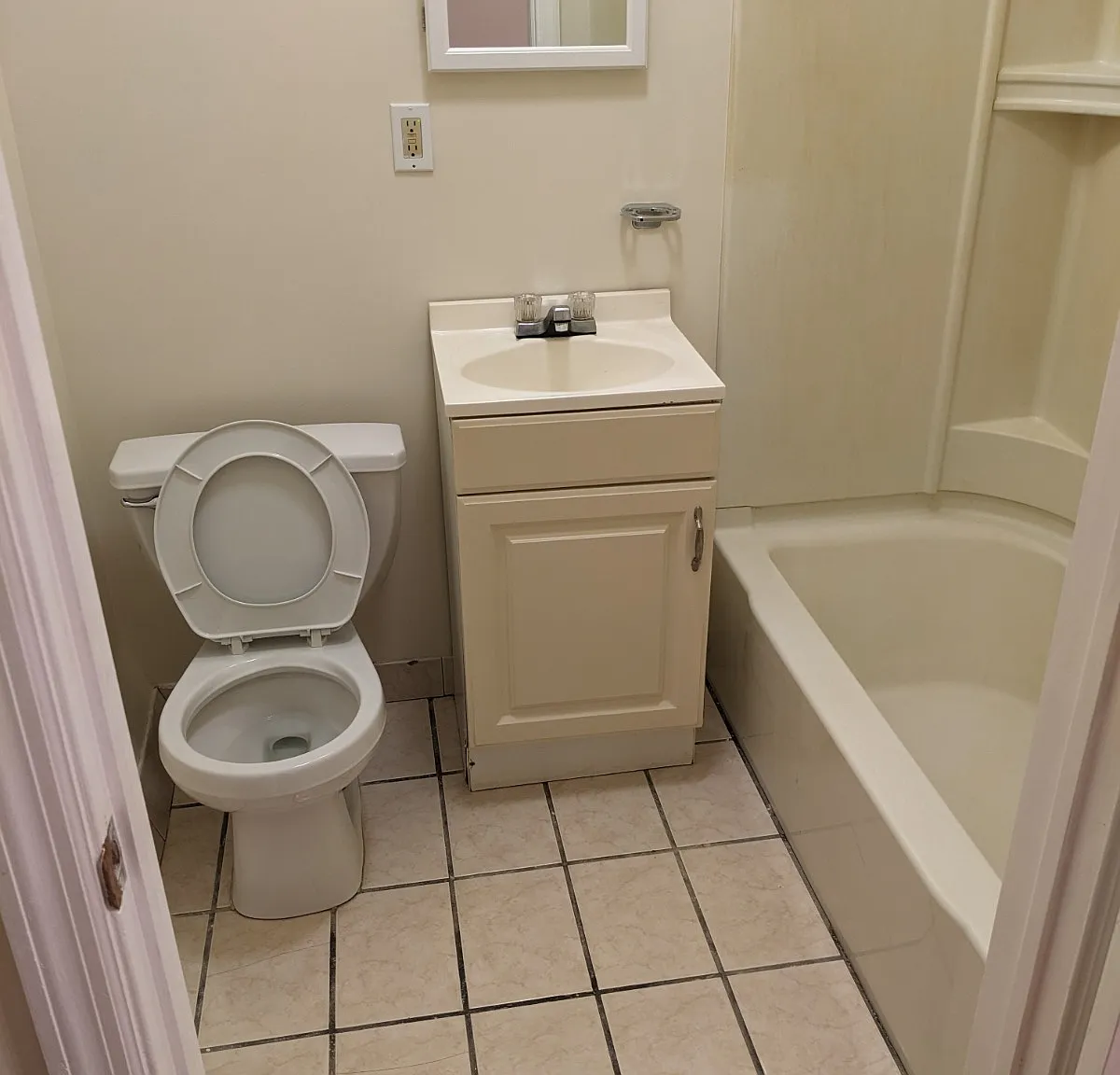 Studio, 400 sqft, $1,500 — Photo 3