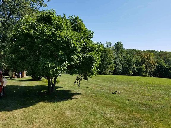 1/2 acre of country living