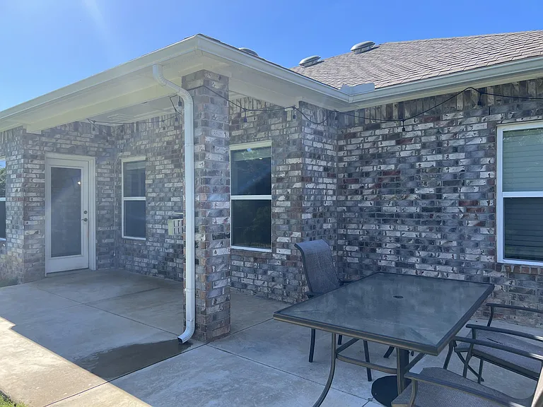 509 NW 183rd St — Photo 5
