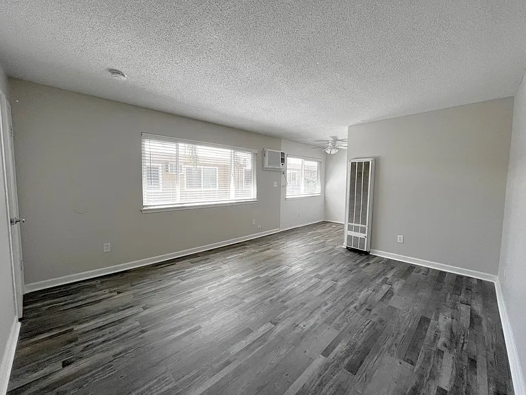 510 23rd Street — Photo 2