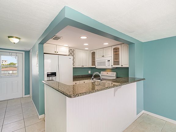 4th image of 171 N Atlantic Ave APT 40
