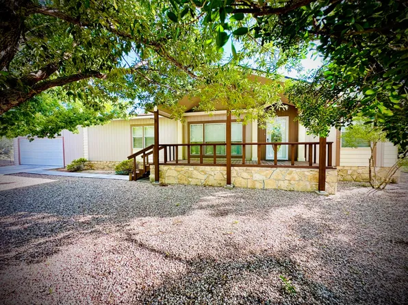 584 Fairway Cir #10-11, Brackettville, TX 78832