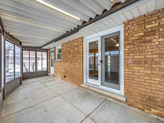 4th image of 3107 173rd St