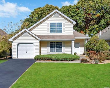 17 Saddlebrook Court, Middle Island, NY, 11953