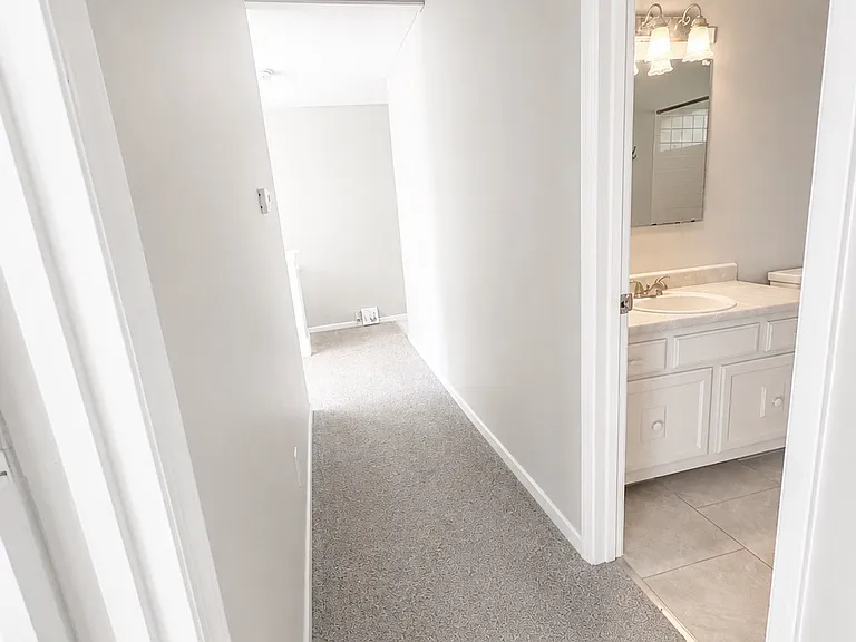 1027 Jana Dr #B — Photo 9