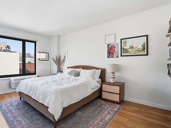 5th image of 122 Vanderbilt Ave APT 4A