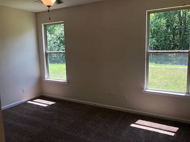 1043 Foxtail Dr — Photo 7