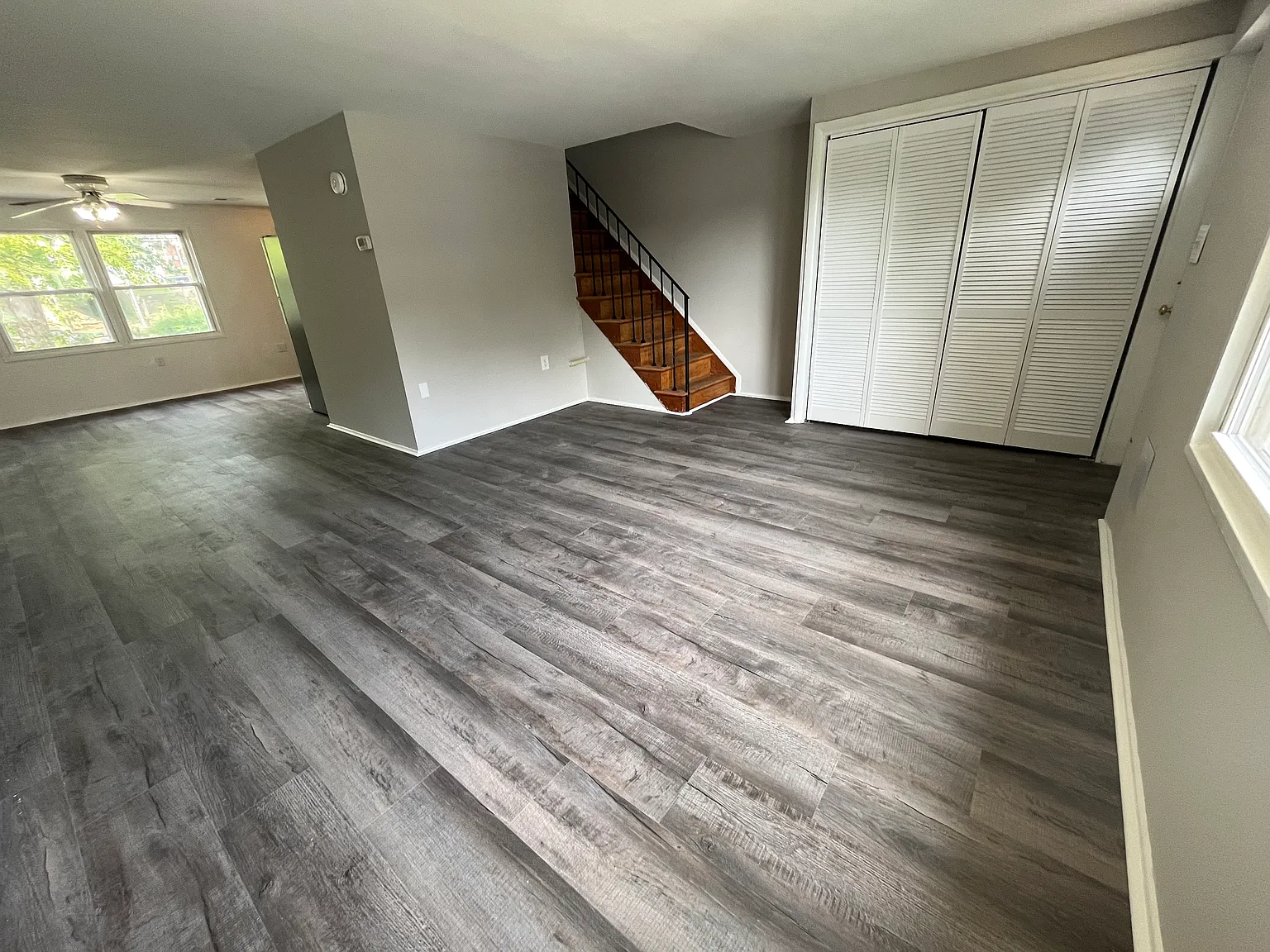 3 bed, 1152 sqft, $2,130 — Photo 3