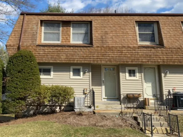 132 Sheraton Ln, Norwich, CT 06360