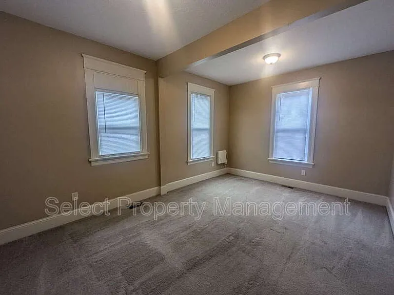 347 W Williams St — Photo 17