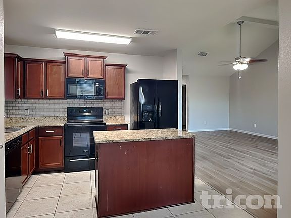 5th image of 108 Rushmore Ln