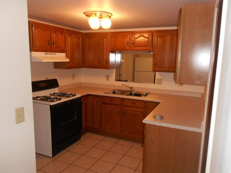 kitchen has dishwasher, gas range, frig, garbage disposal, c