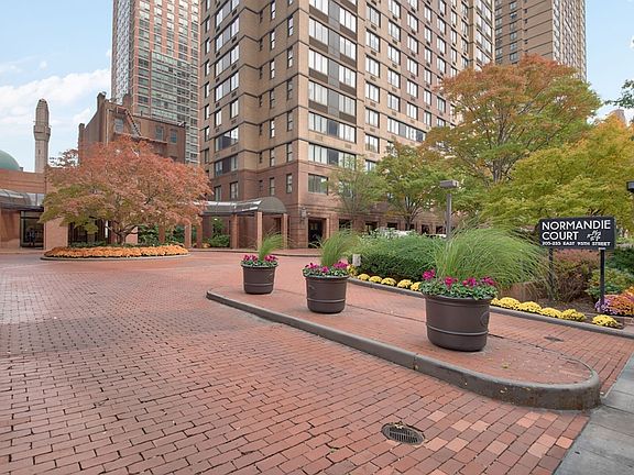 4th image of 225 E 95th St #C23l