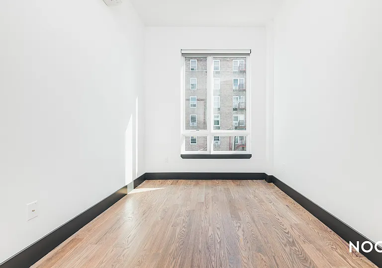 586 E 32nd St #4B — Photo 10