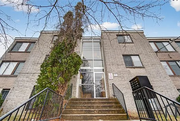 3 bed, 900 sqft, $2,250 — Photo 1