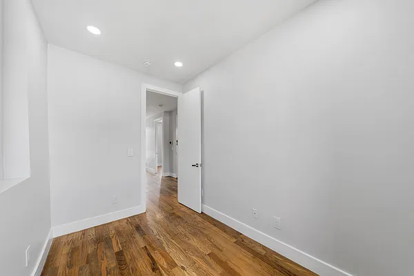 Rented by Vector New York, LLC | media 10