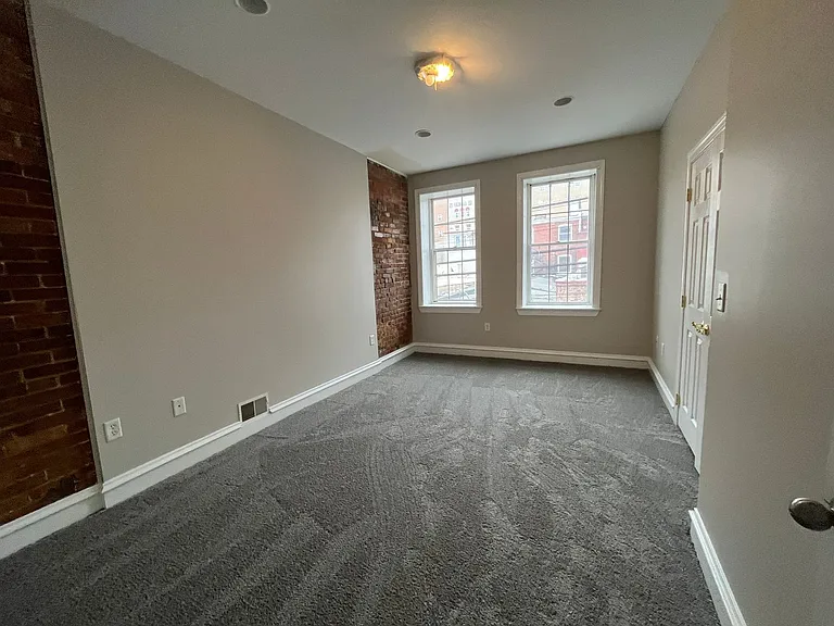 2128 Carey Way — Photo 10