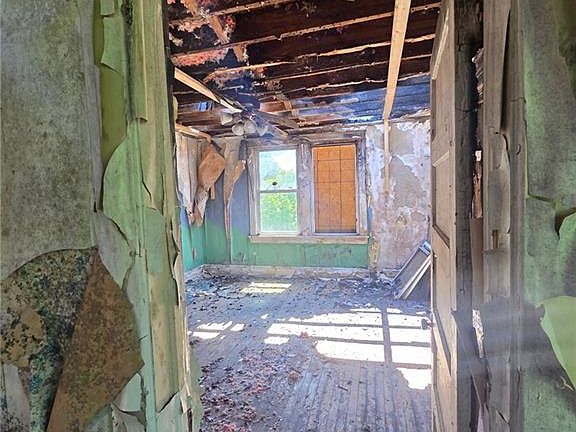4th image of 501 N High St