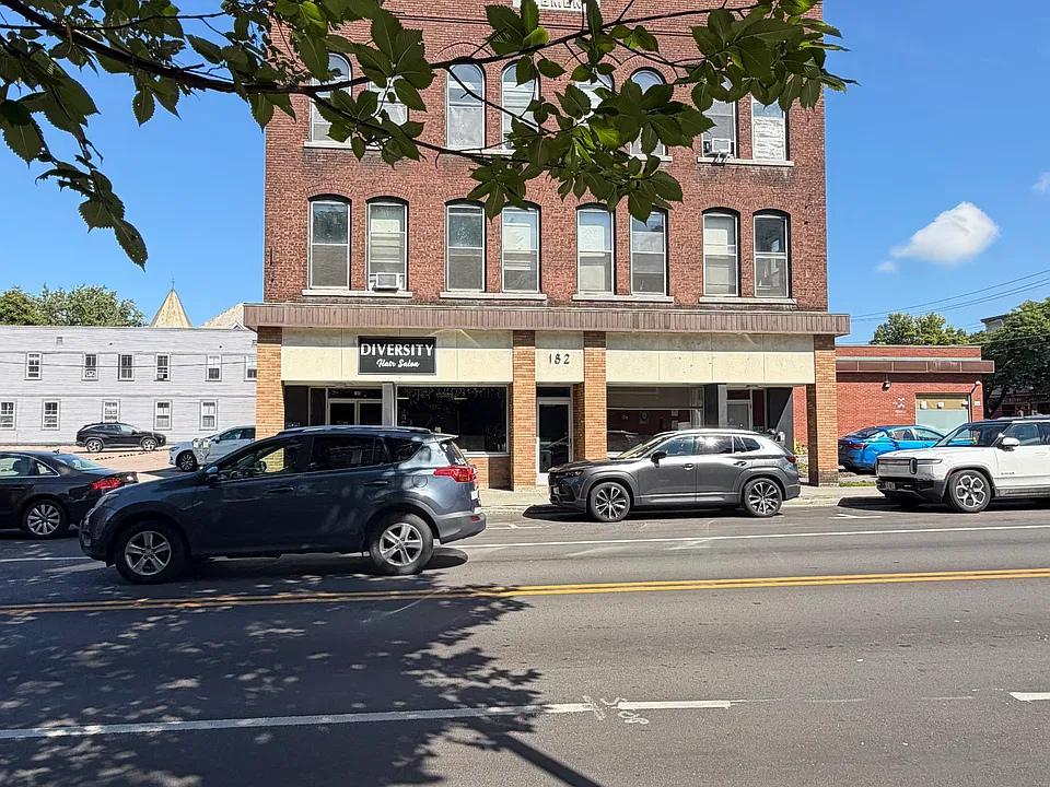 182 Pearl St #16