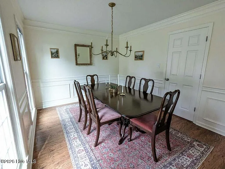296 Ashbrook Dr — Photo 4