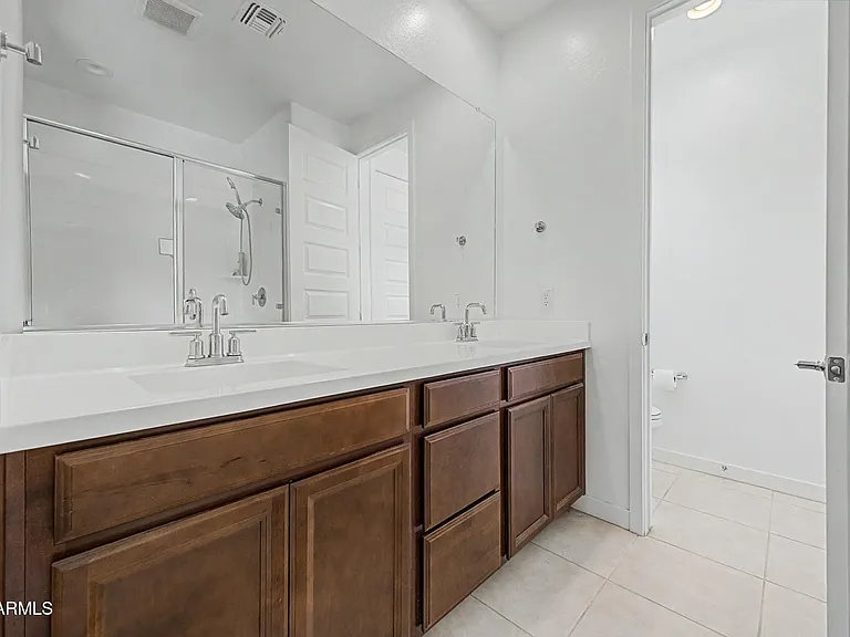 12515 W Morten Ave — Photo 9