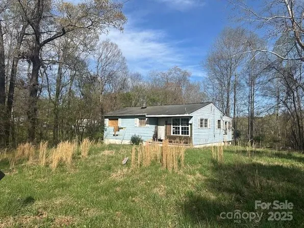 1125 Hillcrest Dr, Thomasville, NC 27360